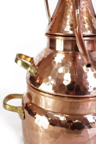 Alquitara lepárló közelről