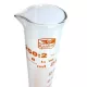 250 ml-es üveg mérőhenger közelről