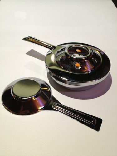 Használatra kész fém spirituszégő koppantóval együtt