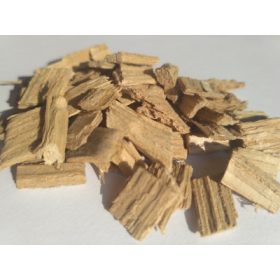 limousine tölgyből készült natúr, azaz nem égetett fachips közelről