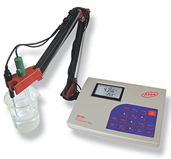 Az AD 1000 professzionális laboratóriumi mérőeszközt pH, ORP, hőmérséklet valamint relatív mV mérésére tervezték, nyomtató kapcsolható hozzá. GLP követelményeknek megfelelő!